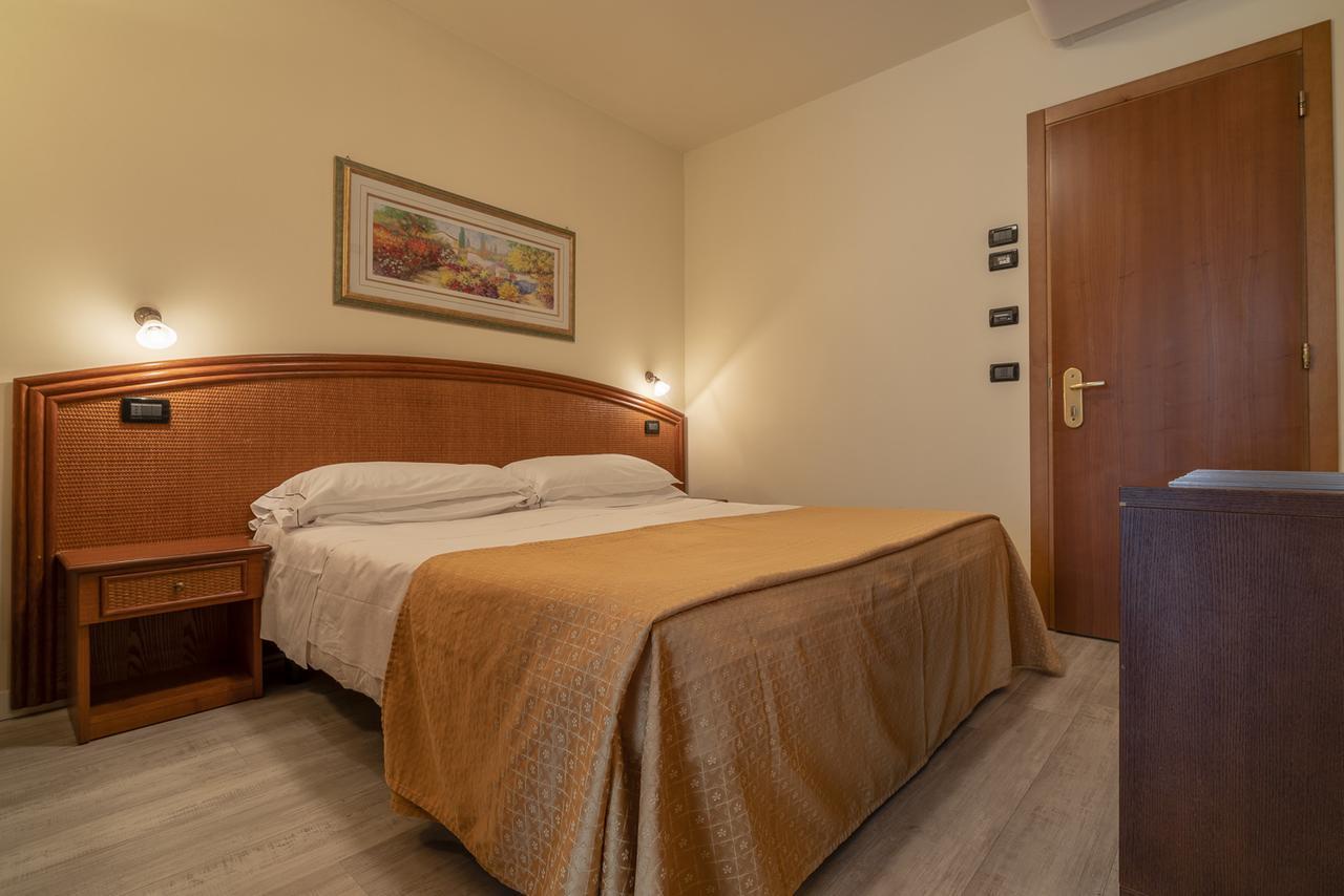 Hotel Ambassador Bibione Exterior photo